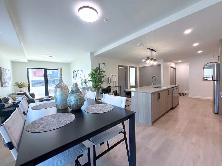 2831 109a St NW — Photo 37
