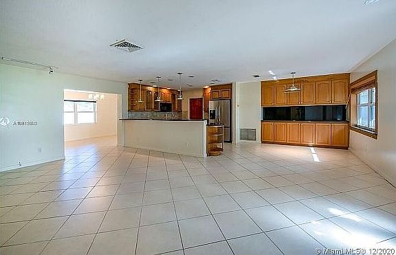4th image of 4905 SW 90th Ave