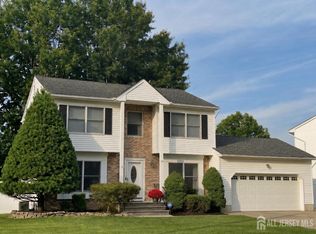46 Lynn Ct, North Brunswick, NJ 08902