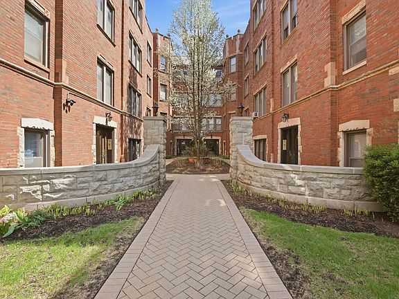 2nd image of 6761 N Artesian Ave APT 2H