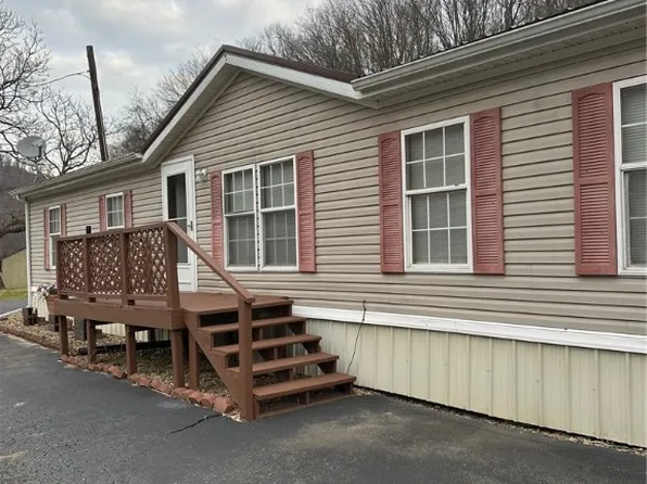 213 Saint Marys Cemetery Rd, East Brady, PA 16028
