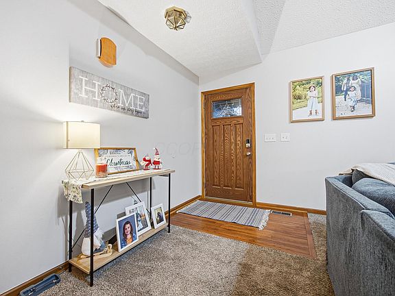 5th image of 539 Scioto Meadows Blvd