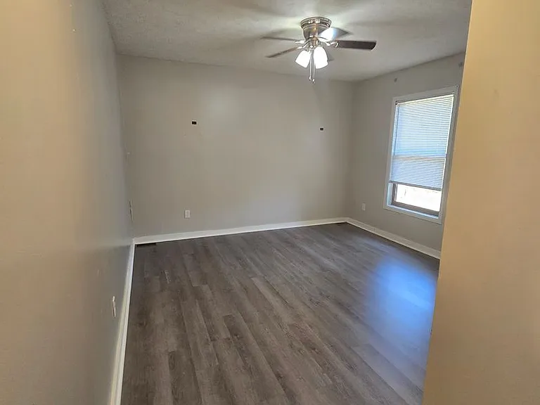 6484 Kelmscot Ct — Photo 14