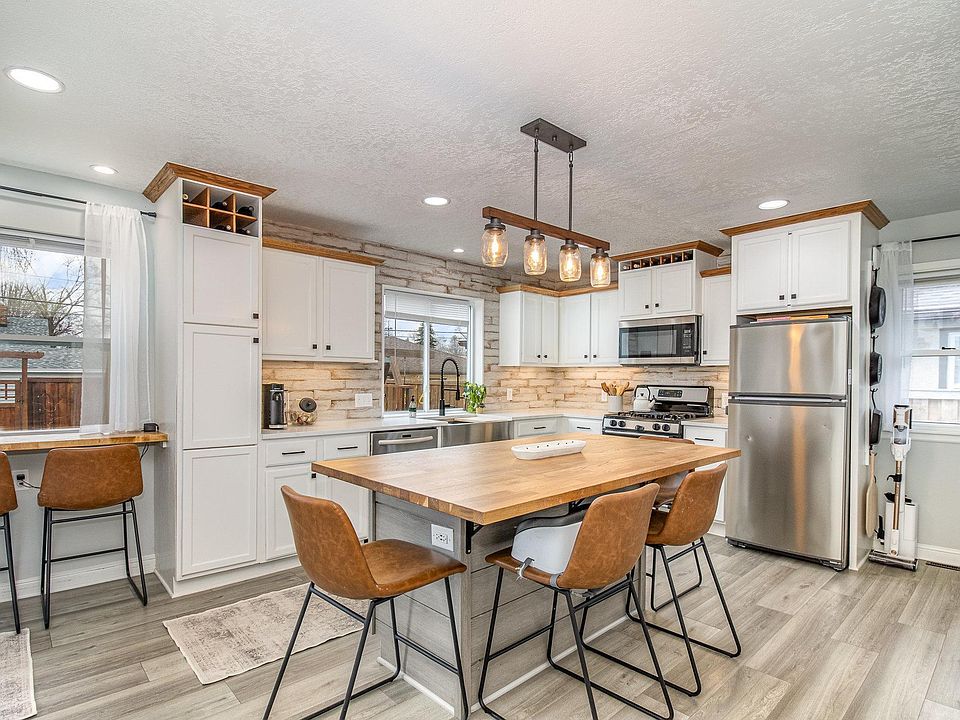 1st image of 6841 Harriet Ave