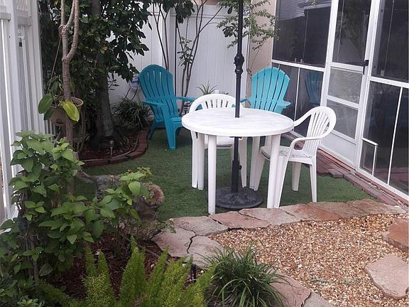 2nd image of 241 SE 11th Avenue #241-B