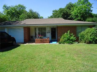6909 Greenlee St, Fort Worth, TX 76112