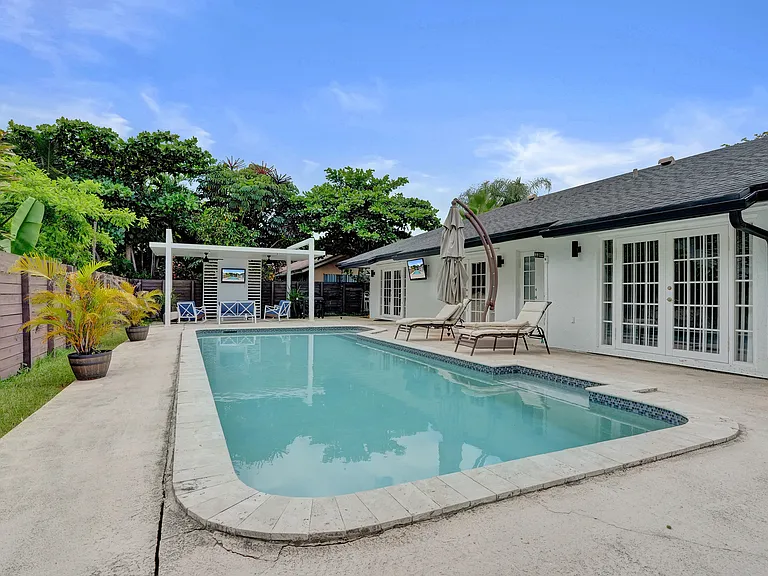 620 SW 100th Ave — Photo 64