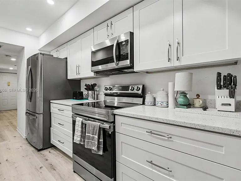1410 Sheridan St #12I — Photo 6