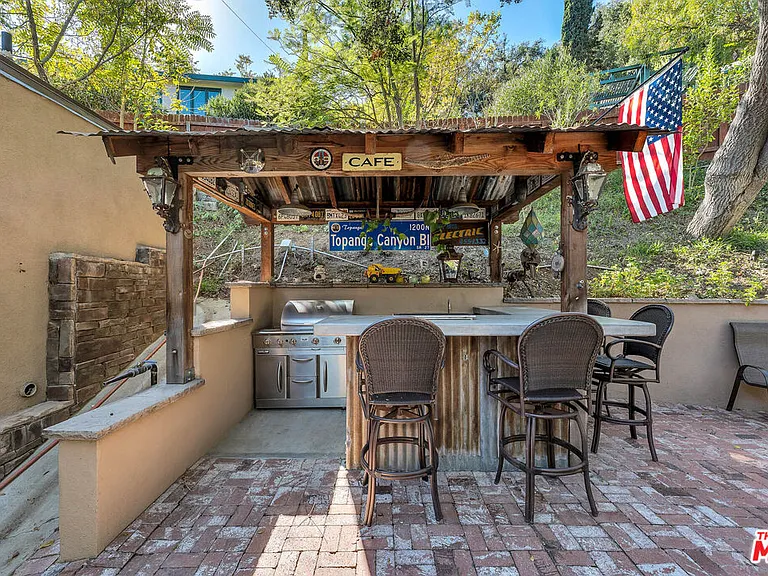 21832 Canon Dr — Photo 21
