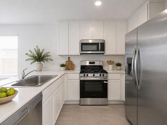 5th image of 3150 Savannah Rose Dr