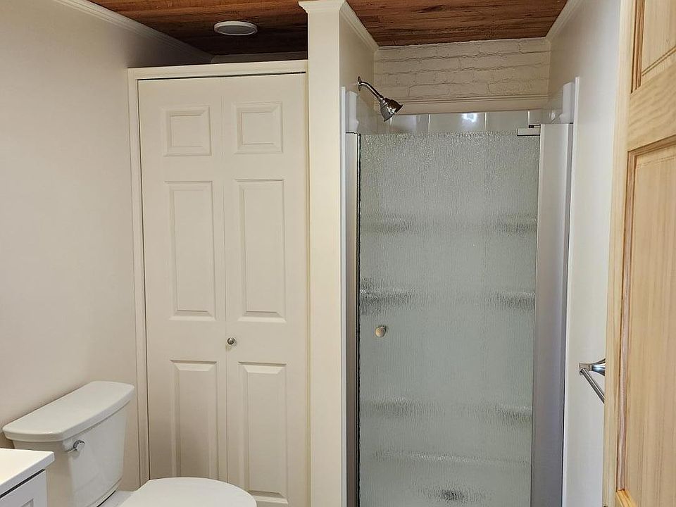 2nd image of 110 Front St Floor 3