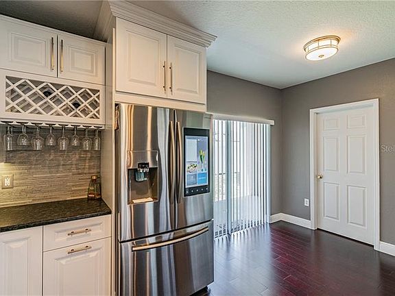 Home For Sale In Lakewood Ridge