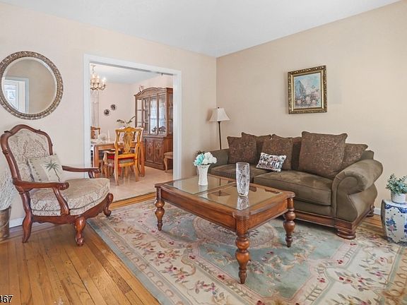 5th image of 47 Elycroft Pkwy