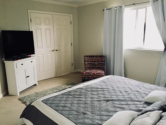 5th image of 352 Cypress Ave