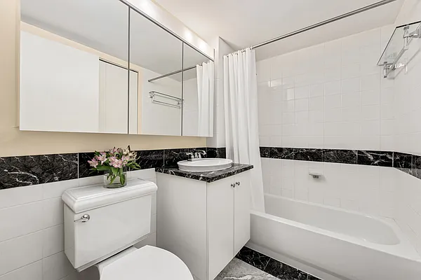 Rented by Compass | media 28