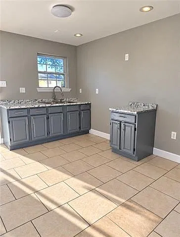 2 bed, 1.0 bath, 1906 sqft, $1,474 — Photo 3