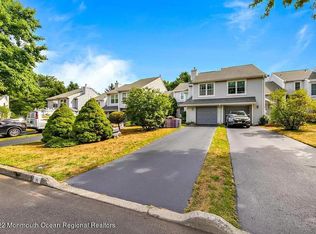 71 Malibu Dr, Eatontown, NJ 07724