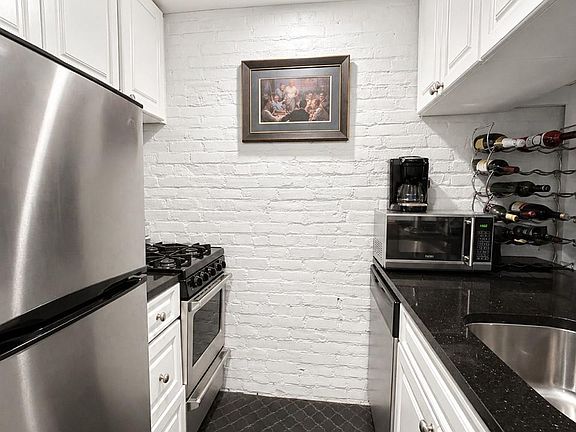 5th image of 424 W 46th Street #1D