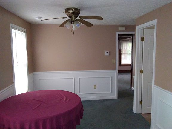 3rd image of 7398 Hart St