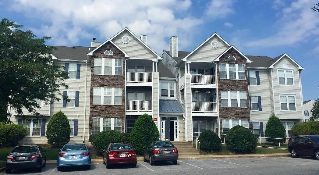 6405 Weatherby Ct APT M photo 1