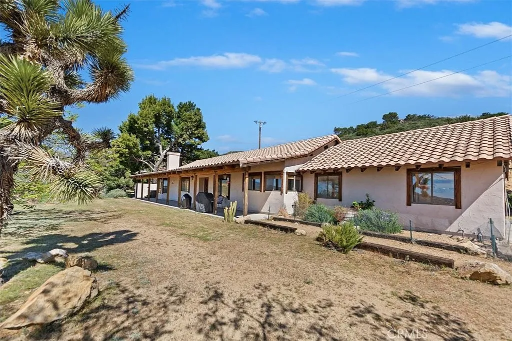 9060 Yucca Hills Rd photo 1