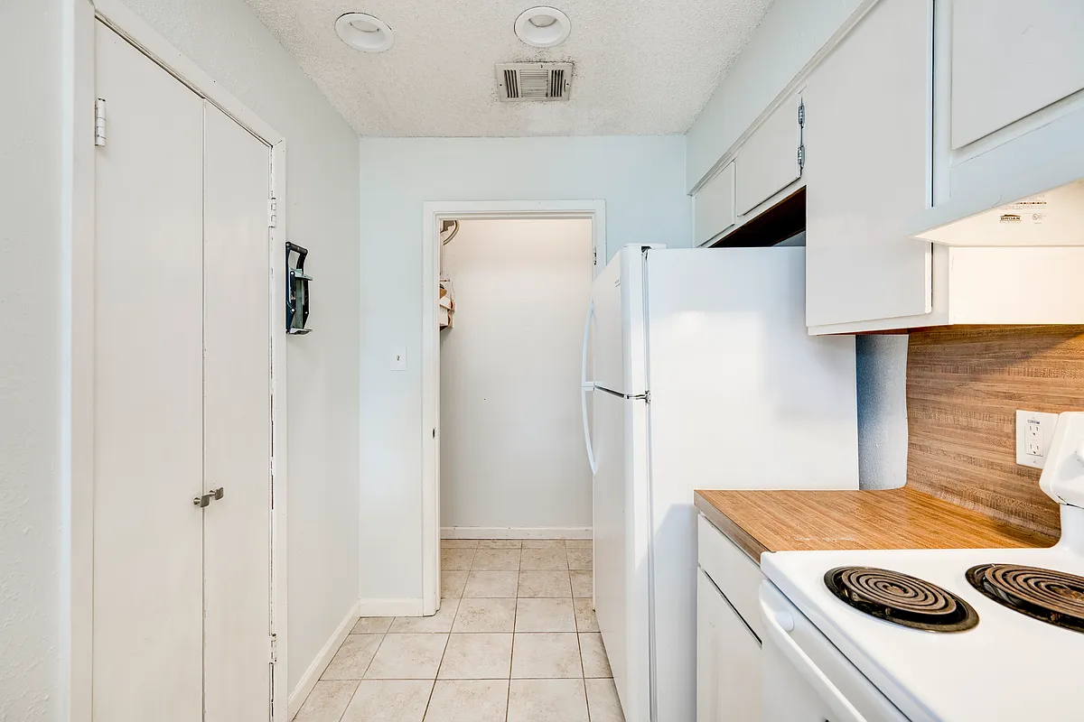 Building Photo - 5304 Indio Cv #A