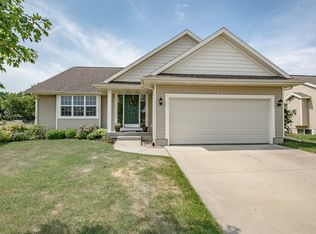 855 W Williams Dr, Marion, IA 52302
