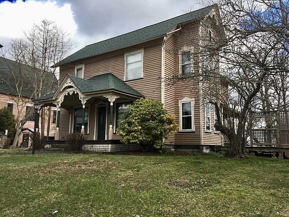 3rd image of 10702-A&B 1st St
