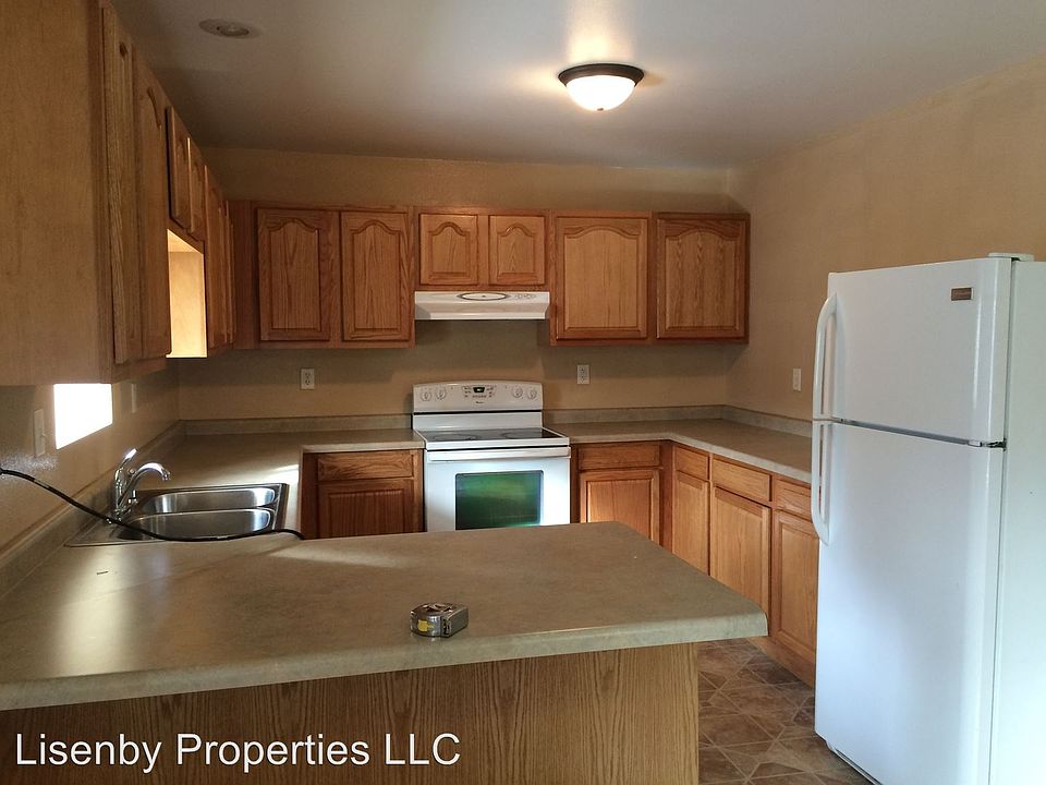1st image of 120 E 6th St APT 4
