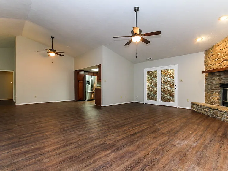 9119 Lansburgh Ct — Photo 5
