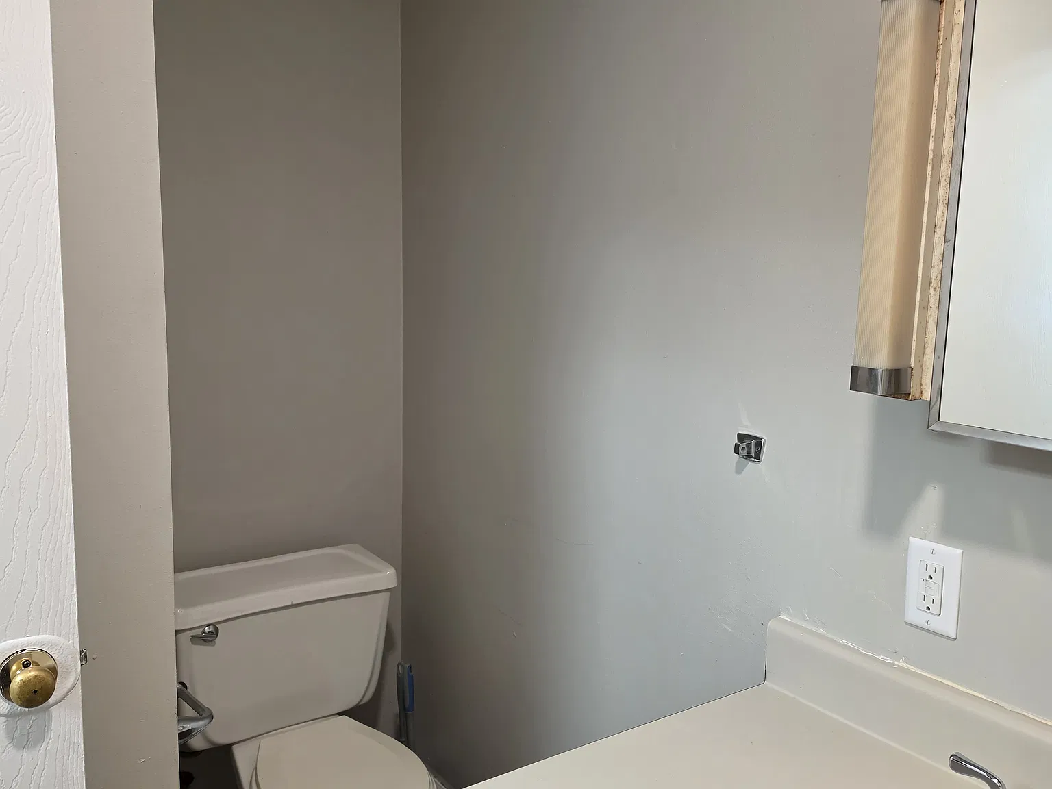1 bed, 1.0 bath, $800 — Photo 2