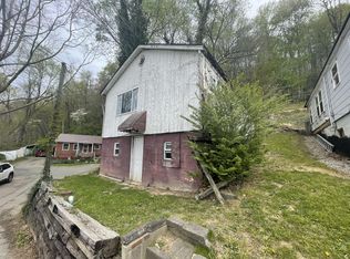 110 Hillside Ave, Madison, WV 25130