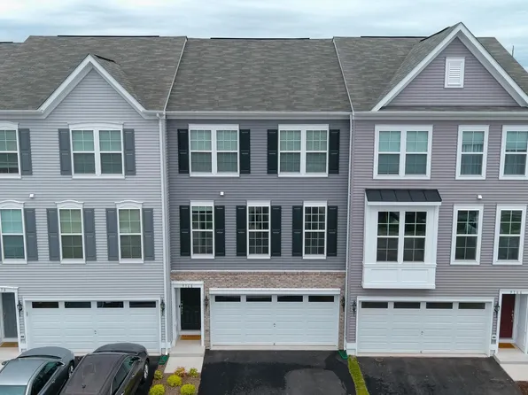 9168 Wyche Knoll Ln, Manassas, VA 20110