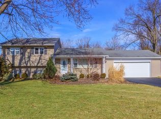 1749 Hawthorne Ln, Lexington, KY 40505
