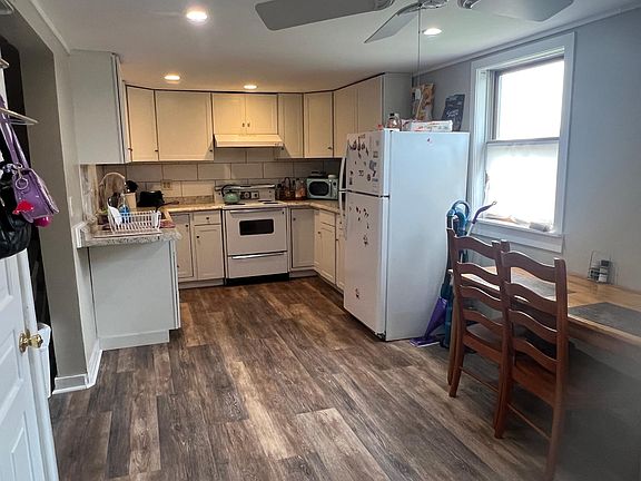 2nd image of 2496 Main St APT 1N
