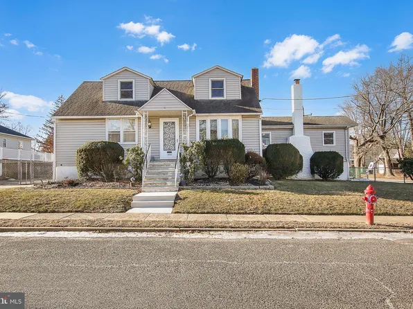 102 S Poplar Ave, Maple Shade, NJ 08052