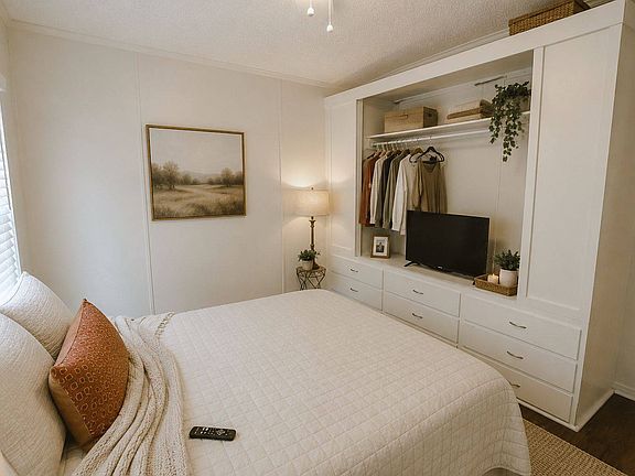 5th image of 2816 Backiel Dr #27
