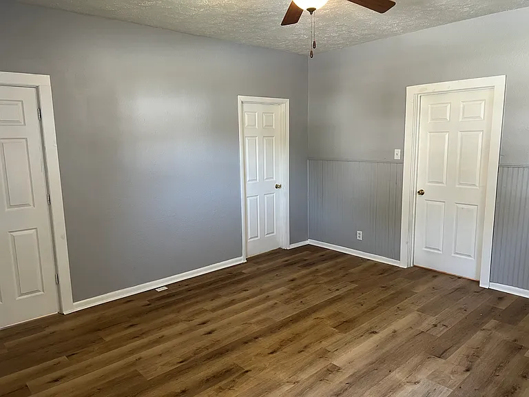 1305 S Belmont Ave — Photo 18