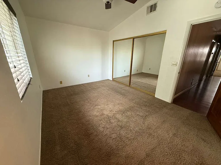 2311 W Hamilton Ave — Photo 14