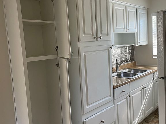 5th image of 200 S Lucerne Cir #13