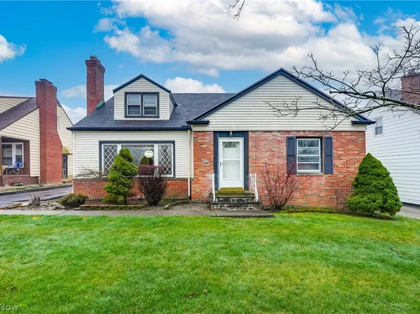 22006 Halworth Rd, Shaker Heights, OH 44122