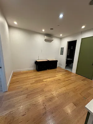 Rented by Lodger Corp | media 15