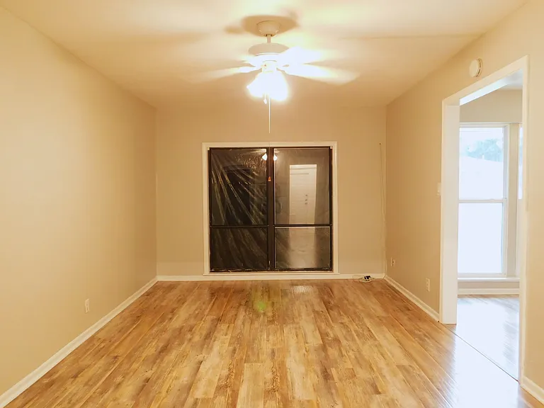 325 W Jones St — Photo 21