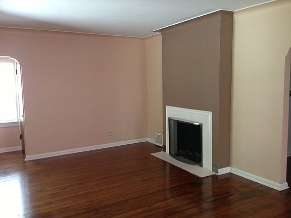 bad light. wall not pink