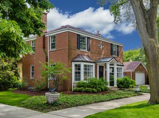 6748 N Ionia Ave, Chicago, IL 60646