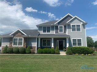 8614 Queensridge Dr, Monclova, OH 43542