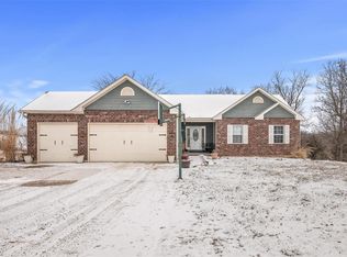 44 Maryln Ln, Hawk Point, MO 63349