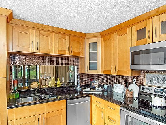 5th image of 8125 NW 71st Ct