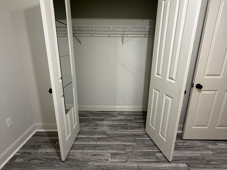 3001 Northbank Dr — Photo 29