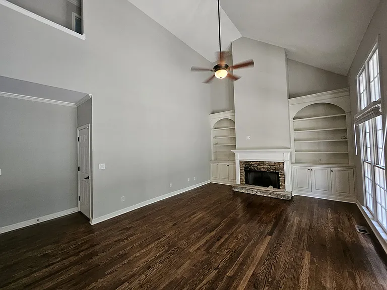 450 Eastbourne Way — Photo 9